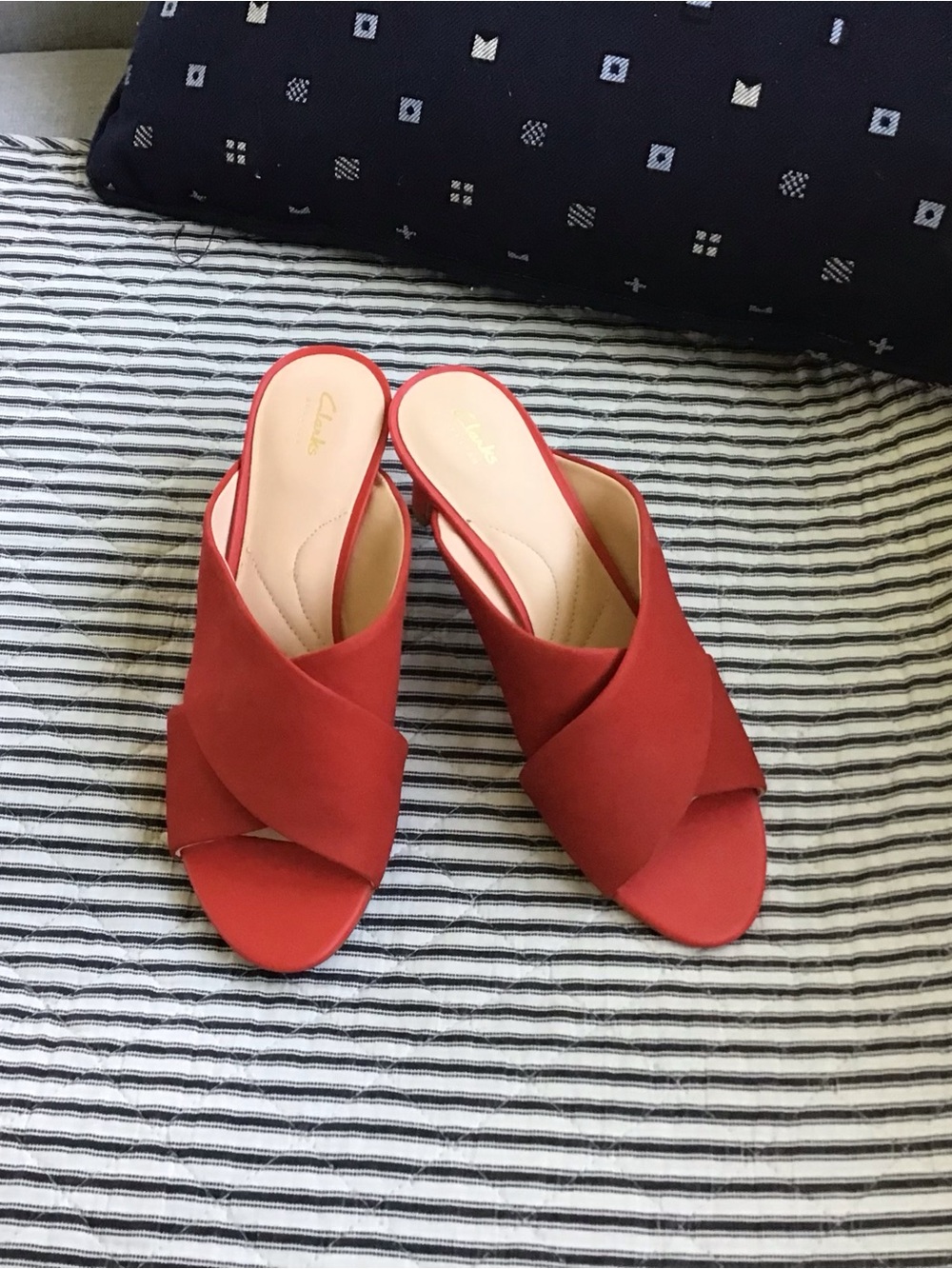 Clark’s Artisan - With box- Laureti Claire Mule Sandals 8M, Red